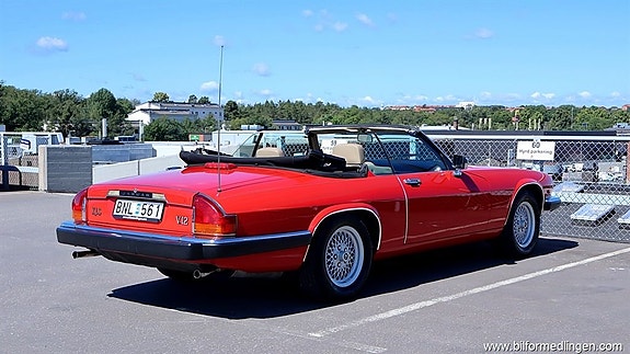 Jaguar XJ 4 of 27