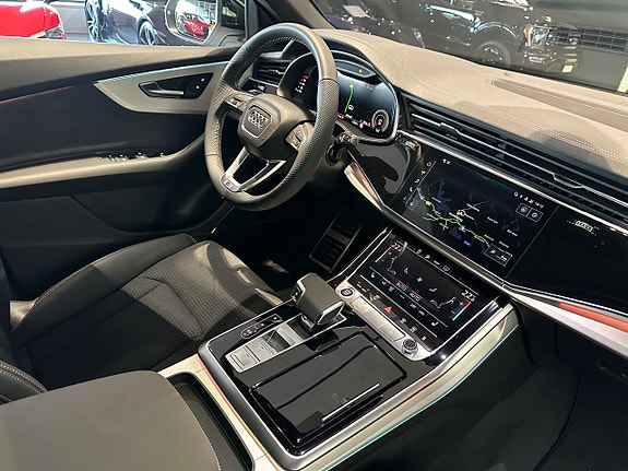 Audi Q8 5 of 5