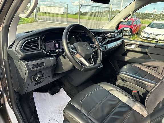 Volkswagen Multivan 17 of 27