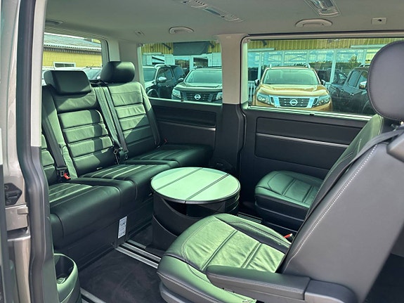 Volkswagen Multivan 12 of 27