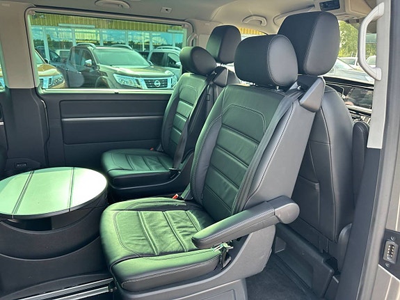 Volkswagen Multivan 11 of 27