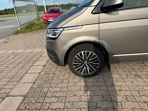 Volkswagen Multivan 27 of 27