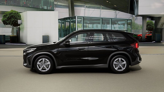 BMW X1 4 of 5