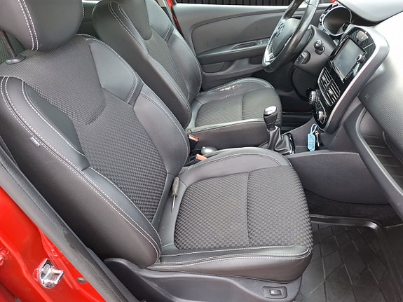 Renault Clio 17 of 23