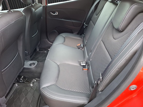 Renault Clio 18 of 23