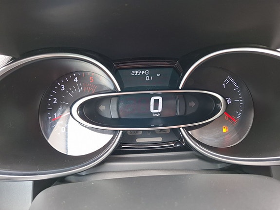 Renault Clio 12 of 23