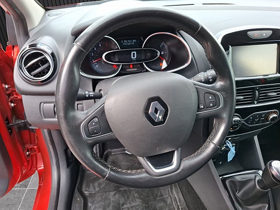Renault Clio 11 of 23