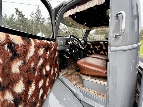 Chevrolet Mobilehome 11 of 18