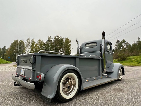 Chevrolet Mobilehome 9 of 18