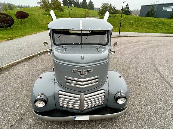 Chevrolet Mobilehome 2 of 18