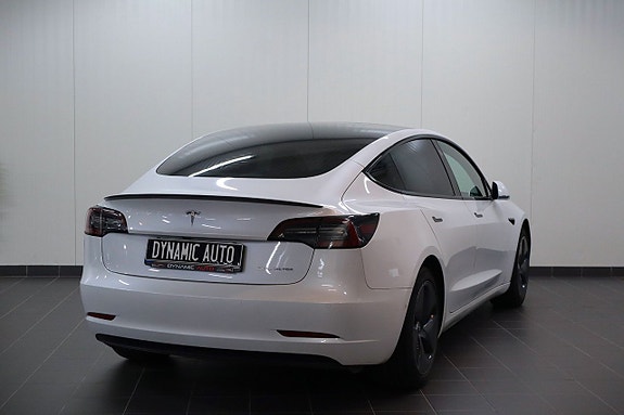 Tesla Model 3 5 of 5