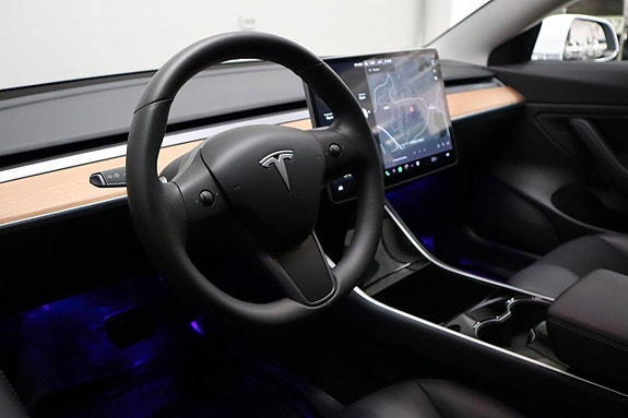Tesla Model 3 14 of 22