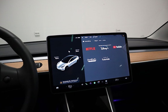 Tesla Model 3 11 of 22
