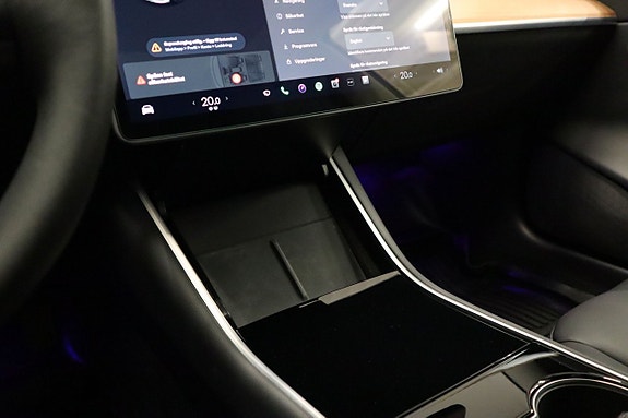 Tesla Model 3 20 of 22