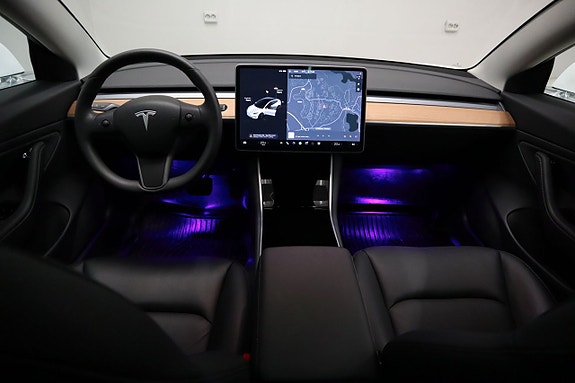 Tesla Model 3 9 of 22