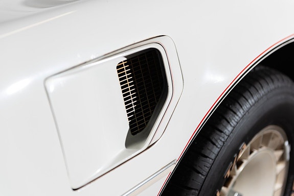 Pontiac Trans Am 10 of 27