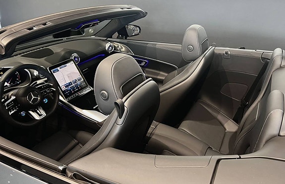 Mercedes-Benz SL43 7 of 16