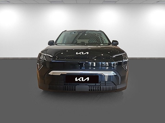Kia EV3 2 of 14