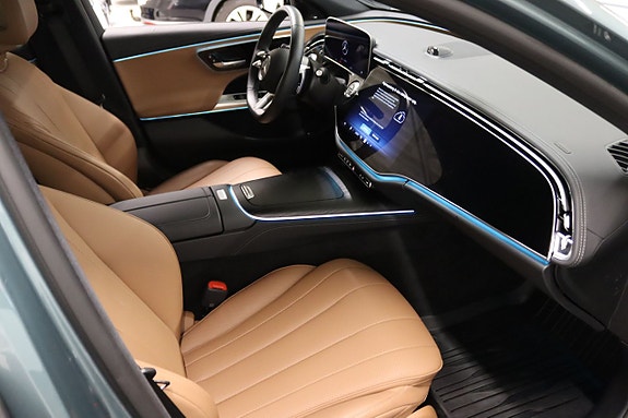 Mercedes-Benz E300 e 20 of 23