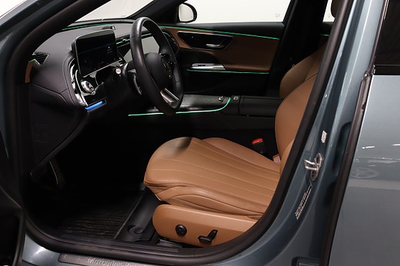 Mercedes-Benz E300 e 18 of 23
