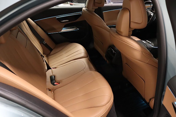 Mercedes-Benz E300 e 21 of 23