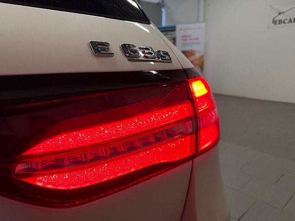 Mercedes-Benz E63 26 of 30