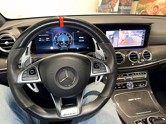 Mercedes-Benz E63 17 of 30
