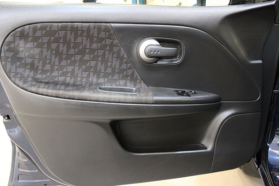 Nissan Note 7 of 10