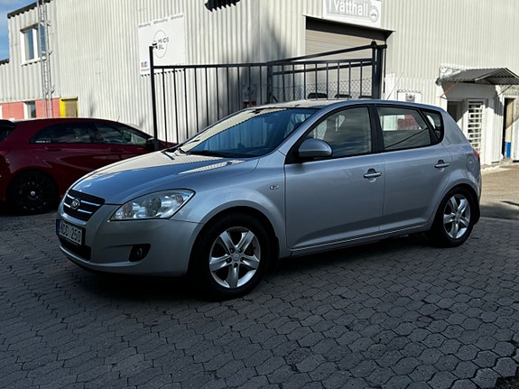 Kia Ceed 3 of 5