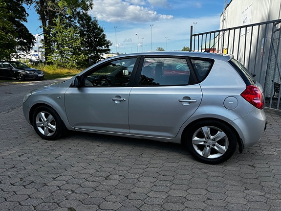 Kia Ceed 4 of 5