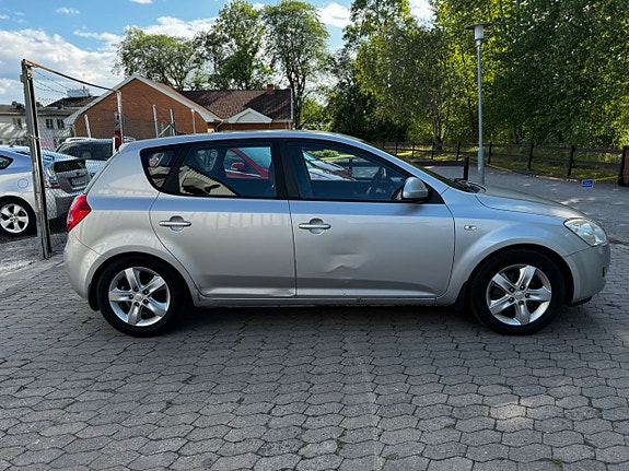 Kia Ceed 8 of 15