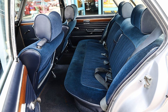 BMW 3.0S 10 of 13