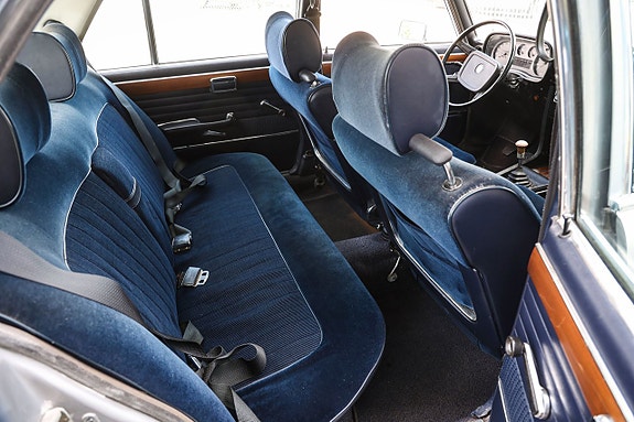 BMW 3.0S 11 of 13