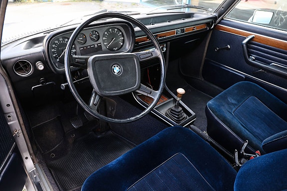 BMW 3.0S 7 of 13