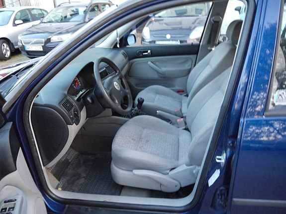 Volkswagen Golf IV 9 of 18