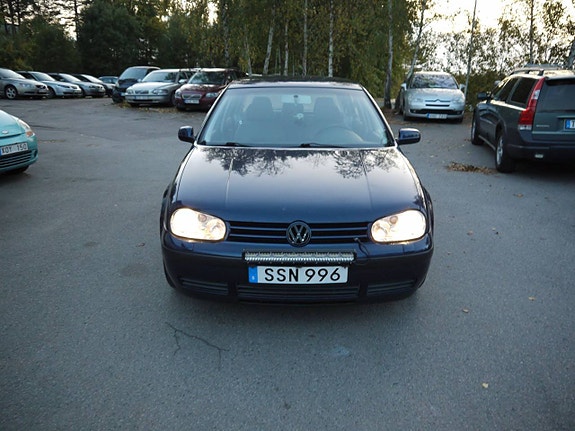 Volkswagen Golf IV 2 of 18