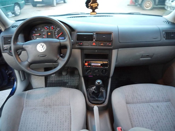 Volkswagen Golf IV 13 of 18