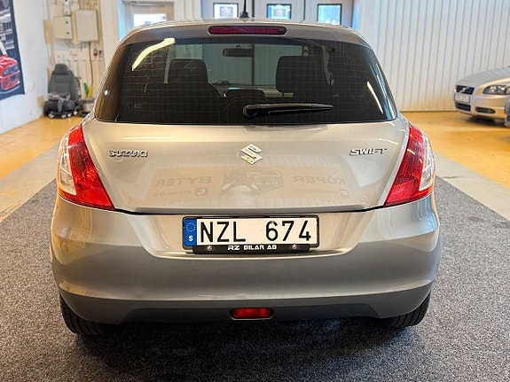 Suzuki Swift 17 of 17