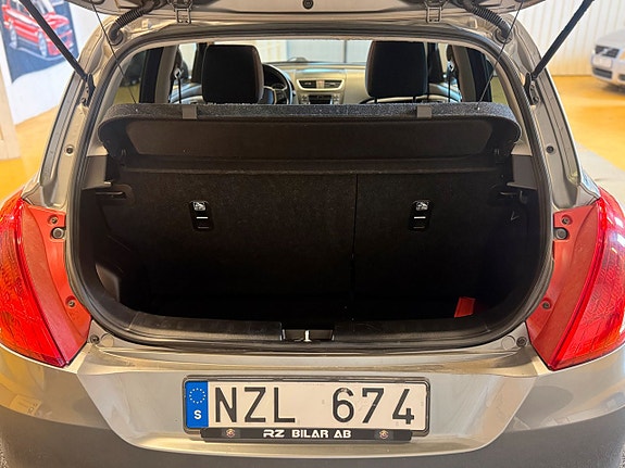 Suzuki Swift 16 of 17