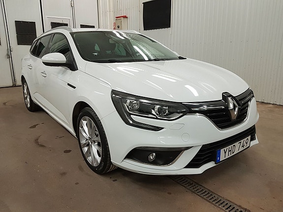 Renault Megane IV 3 of 5