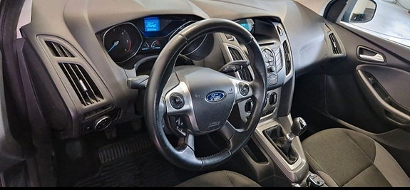 Ford Focus 9 of 12