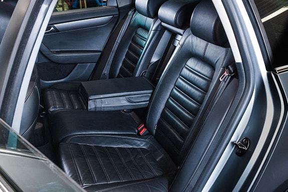 Volkswagen Passat 23 of 24