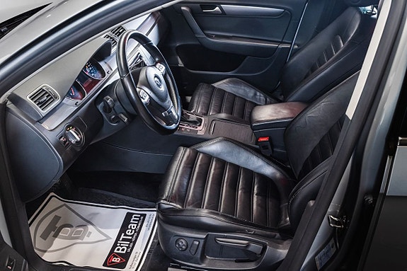 Volkswagen Passat 14 of 24