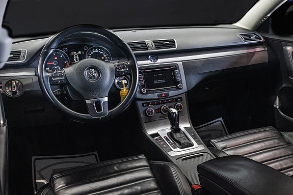 Volkswagen Passat 18 of 24