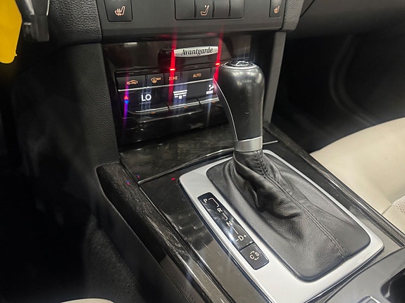 Mercedes-Benz E220 7 of 8