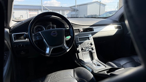 Volvo V70 9 of 27