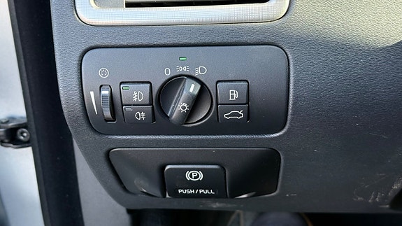 Volvo V70 12 of 27