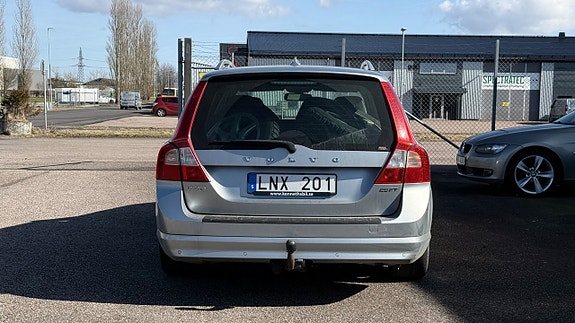 Volvo V70 5 of 27