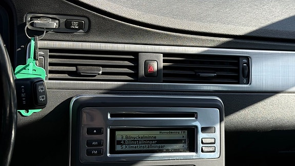 Volvo V70 15 of 27