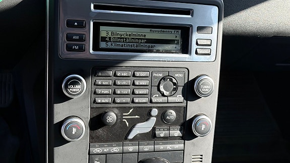 Volvo V70 16 of 27